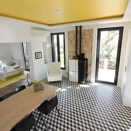 Margot Apartment *
